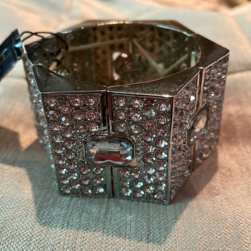 Crystal-Embellished Silver Stretch Bracelet (No Tag)